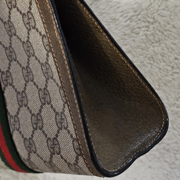 ❣️❤️🔥HOST PICK ❤️🔥Gucci GG Clutch/Pouch❣️ - Picture 3 of 15
